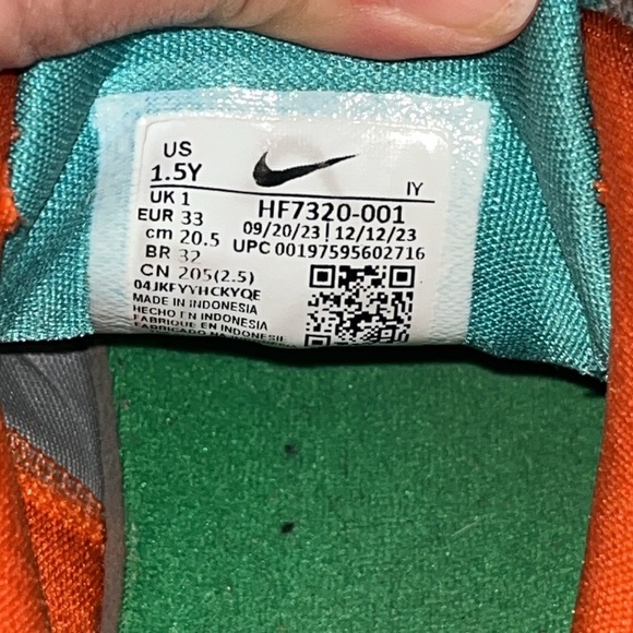 Nike Kids Kobe Venice Beach Multicolor Sneakers with Yellow Laces size 1.5 Y - Picture 7 of 9